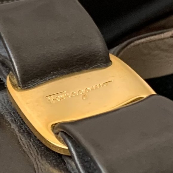 Ferragamo Vara Bow Pump - Picture 4 of 8